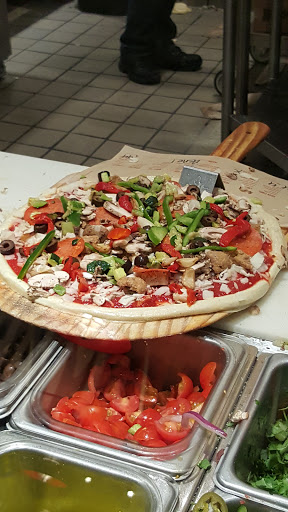 Pizza Restaurant «Blaze Pizza», reviews and photos, 2976 W Grant Line Rd, Tracy, CA 93504, USA