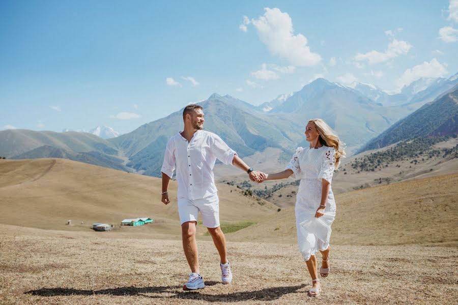 Wedding photographer Oksana Shuvalova (oksanashuvalova). Photo of 12 November 2023