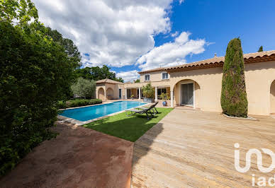 Maison avec piscine et terrasse 10