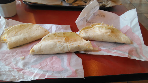 Mexican Restaurant «Taco Bell», reviews and photos, 22315 Pontiac Trail, South Lyon, MI 48178, USA