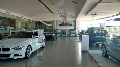 BMW Farrera Península, Av. Tulum esq. Bonampak, Sm. 9, manzana 3, lote 1, 77500 Cancún, Q.R., México, Concesionario de autos | QROO