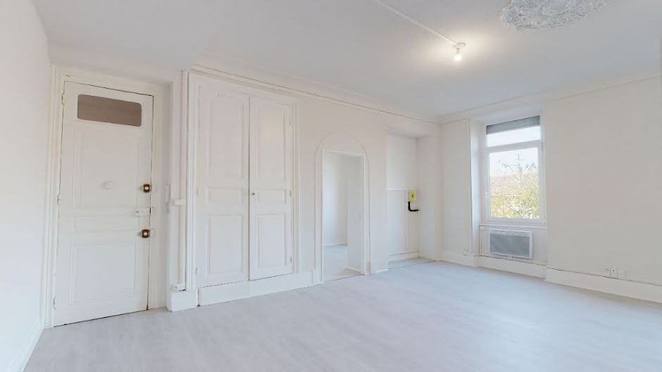 Location  appartement 3 pièces 70 m² à Livron-sur-Drôme (26250), 590 €