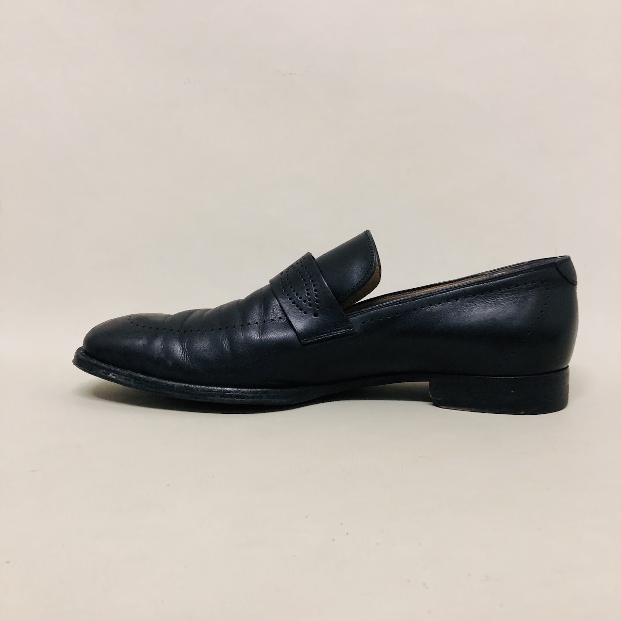 Gucci Leather Strap Loafers