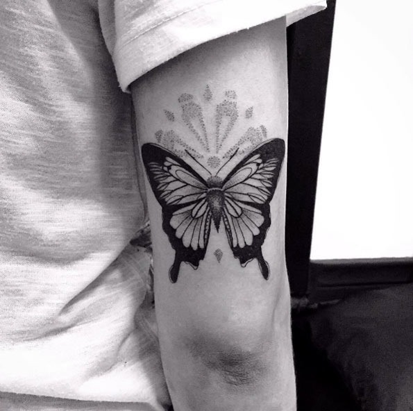 este_blackwork_borboleta