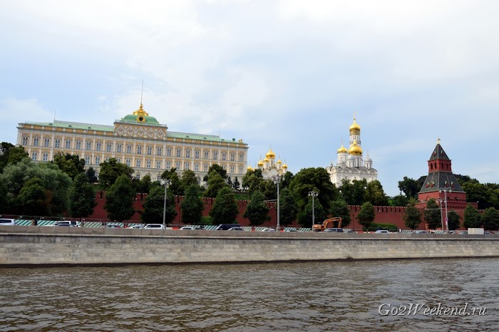 Прогулка на речном трамвайчике по Москве