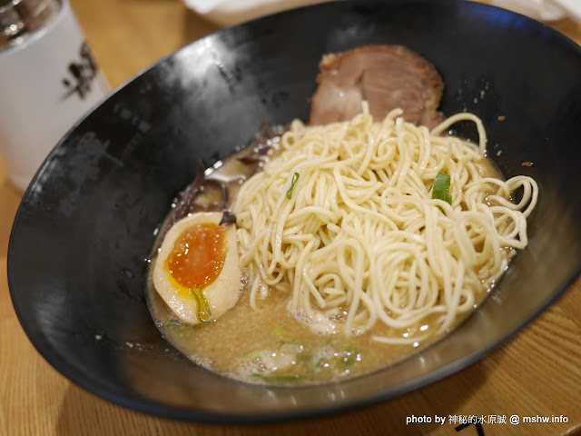 【食記】台中麵や輝(Teru) 麵屋輝@西區草悟道 : 來自大阪的魚介系醬油豚骨,拉麵湯泡飯還挺特別的呢!! 區域 午餐 台中市 居酒屋 拉麵 日式 晚餐 西區 酒類 飲食/食記/吃吃喝喝 麵食類 