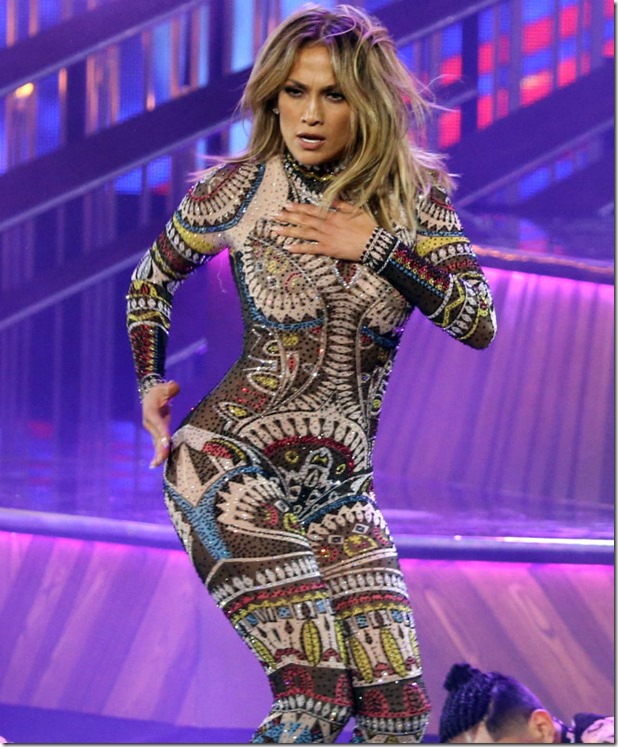 2 jennifer lopez ama 15