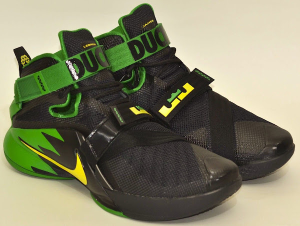The Oregon Ducks Fans Also Get the LeBron Soldier 9 they Deserve