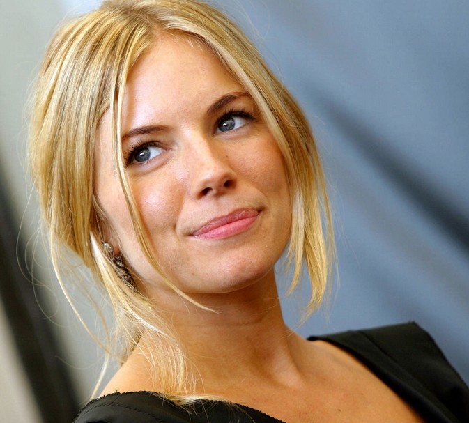 Sienna Miller Awesome Images - Whatsapp Images