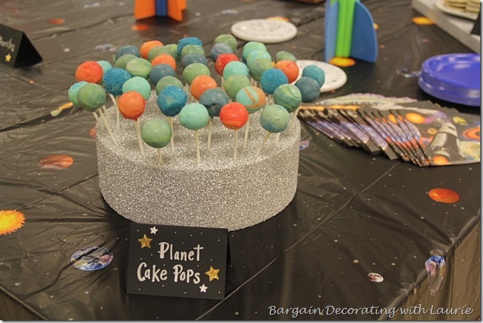 Outer Space Party-Bargain Decorating with Laurie