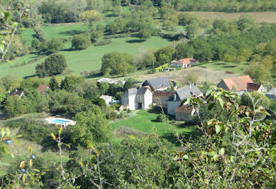 Propriété avec piscine 2