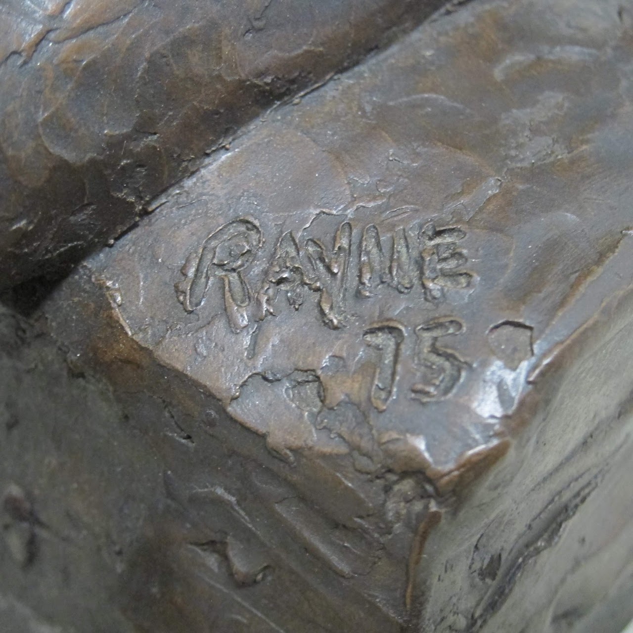 Rayne Statue