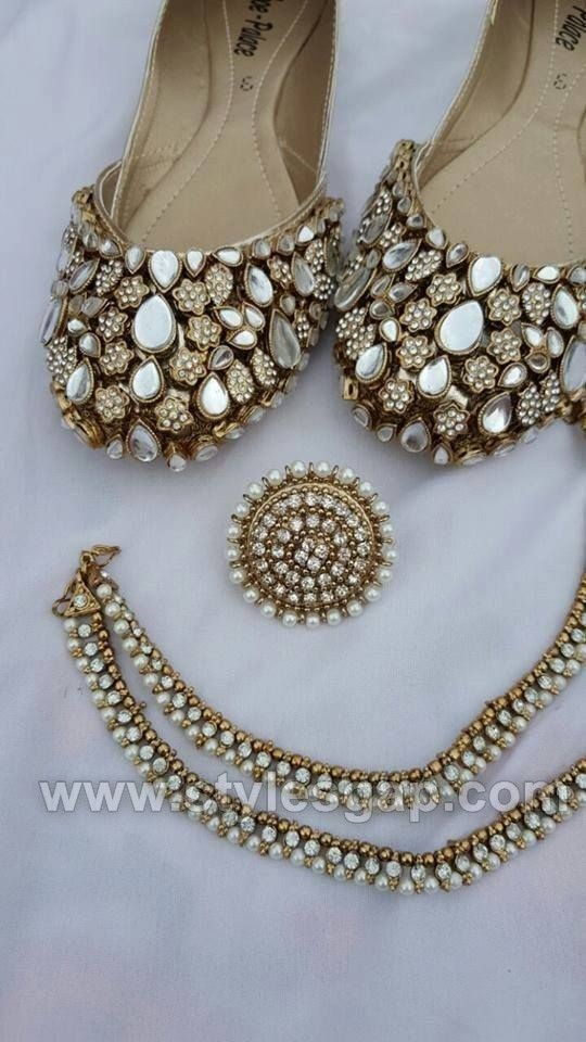 Punjabi Style Beautiful Wedding Jutti For Bridals 123