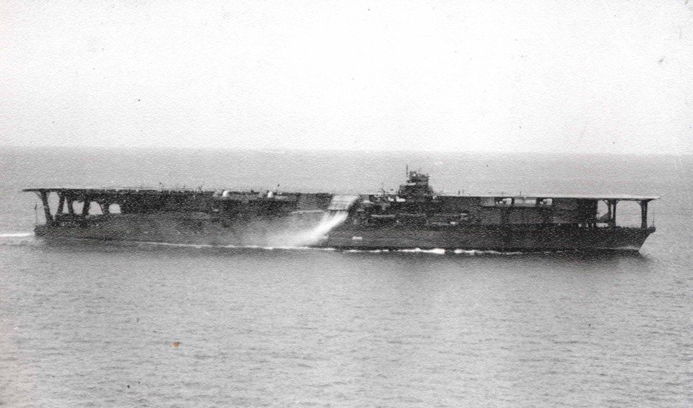 파일:external/upload.wikimedia.org/Japanese_Navy_Aircraft_Carrier_Kaga.jpg