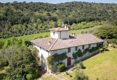 Villa with pool and garden 2