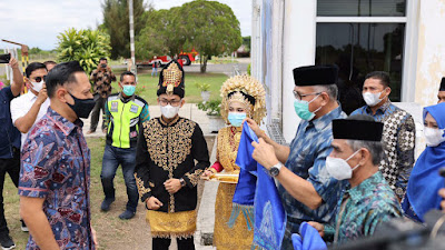 Gubernur Nova Sambut Kedatangan AHY