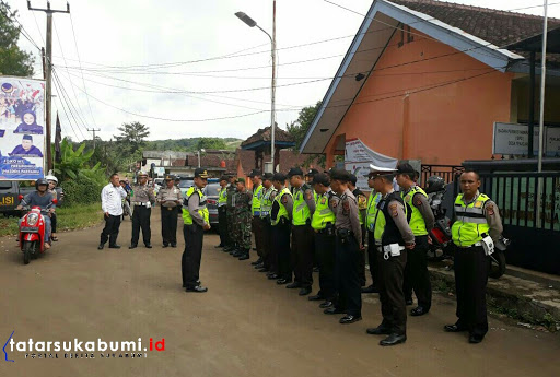 
Proses PAW Desa Tenjojaya - Cibadak Dijaga Ketat TNI Polri
