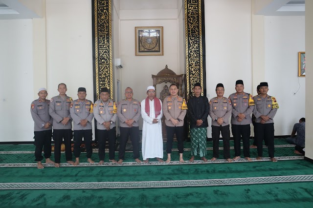 Kapolres Gresik AKBP Adhitya Panji Anom Tadarus Bersama Personel di Bulan Ramadhan