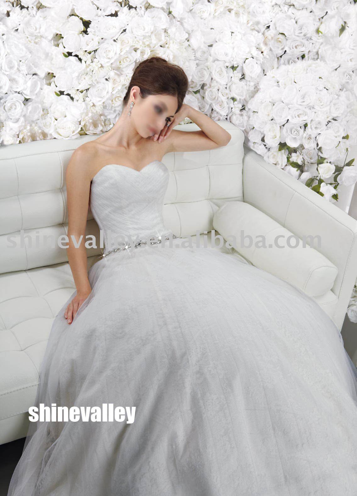 IM052 2011 new style tulle gorgeous wedding dress,custom color China