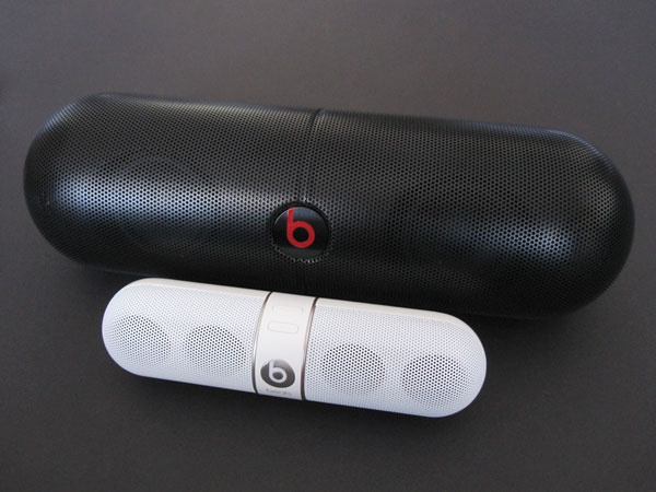 beats pill with handle