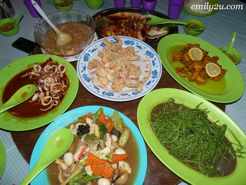 Top Spot Seafood Kuching / Top Spot Seafood Food Court in Kuching