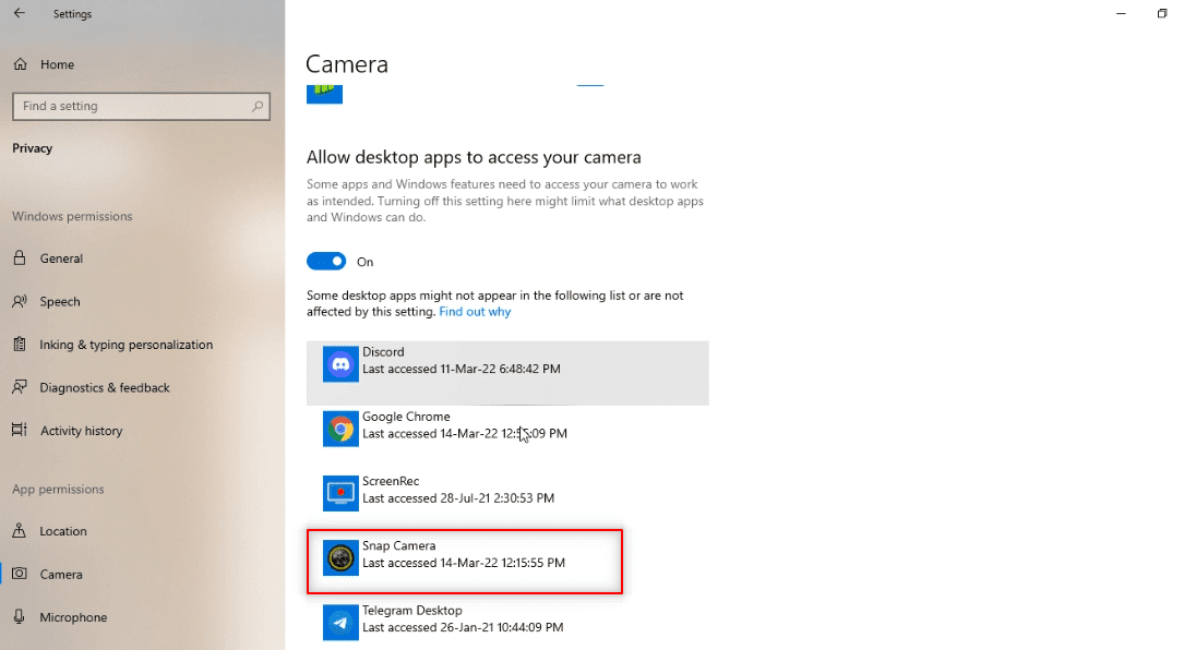 Desplácese hacia abajo para encontrar la aplicación Snap Camera en la categoría Permitir que las aplicaciones de escritorio accedan a su cámara