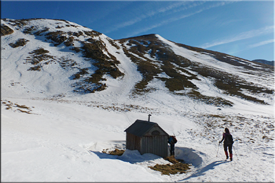 Una vista al interior del refugio y seguimos ruta