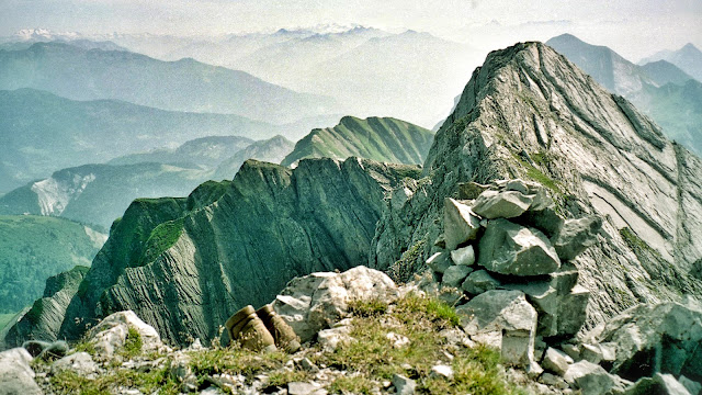 Mont Blanc Blick lockt Wandern auf den L'Etale, Chaine des Aravis in Savoyen