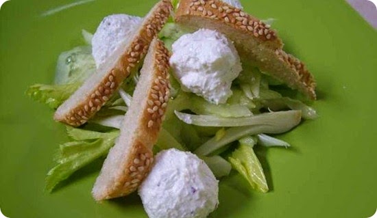 Polpettine al formaggio in insalata