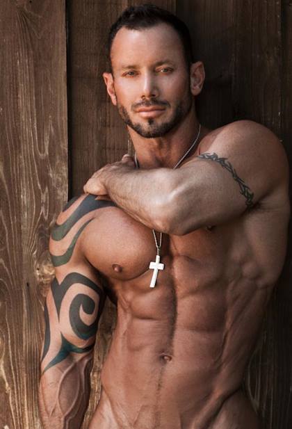 Men’s Perfect Body to Bookmark - Scott Cullens