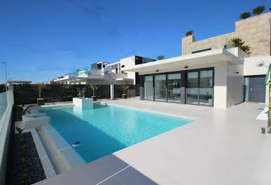 Villa with pool 1