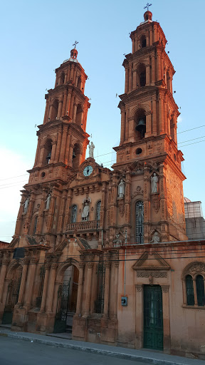 Parroquia del Sagrado Corazón de Jesús, Felipe Carrillo Puerto 108, Zona Centro, 99150 Fresnillo, Zac., México, Institución religiosa | ZAC