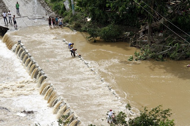 FARD Realiza rescates y evacuaciones de emergencia en la Provincia Monte Plata.