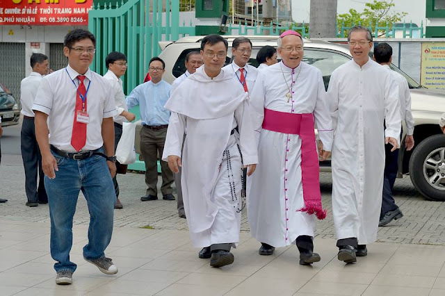 Thánh Lễ Trao Tác Vụ Linh Mục  09.07.2016