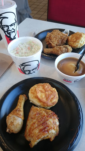 Fast Food Restaurant «KFC», reviews and photos, 2300 SW 336th St Ste 325, Federal Way, WA 98023, USA