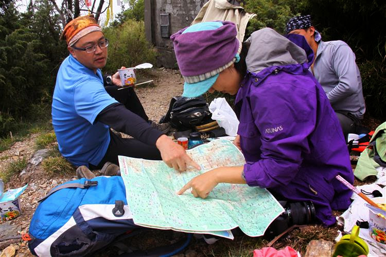 【百岳郡大西巒】郡大山、西巒大山｜箭竹林與伐木遺址