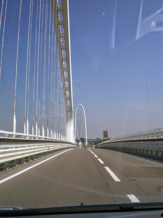 ponte%2520arch%2520calatrava%2520reggio%2520emilia%2520%25282%2529