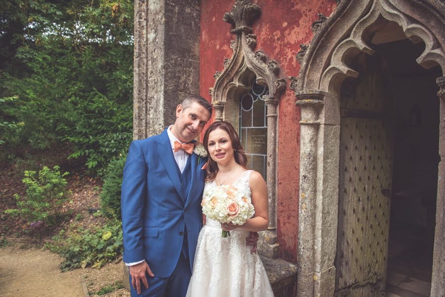 Fotografo di matrimoni Simon Fennell (sweetpeawedding). Foto del 1 luglio 2019