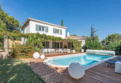 Maison avec piscine et jardin 20