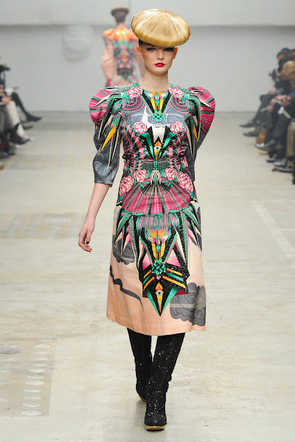 What's up! trouvaillesdujour: Paris Fashion Week: Manish Arora Fall ...