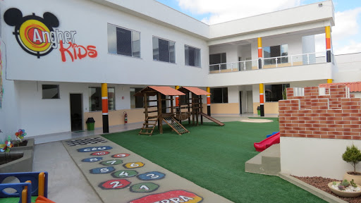 Centro de Educação Angher, Av. Gov. Benedito Valadares, 9 - São Sebastiao, Barbacena - MG, 36202-328, Brasil, Colégio_Privado, estado Minas Gerais