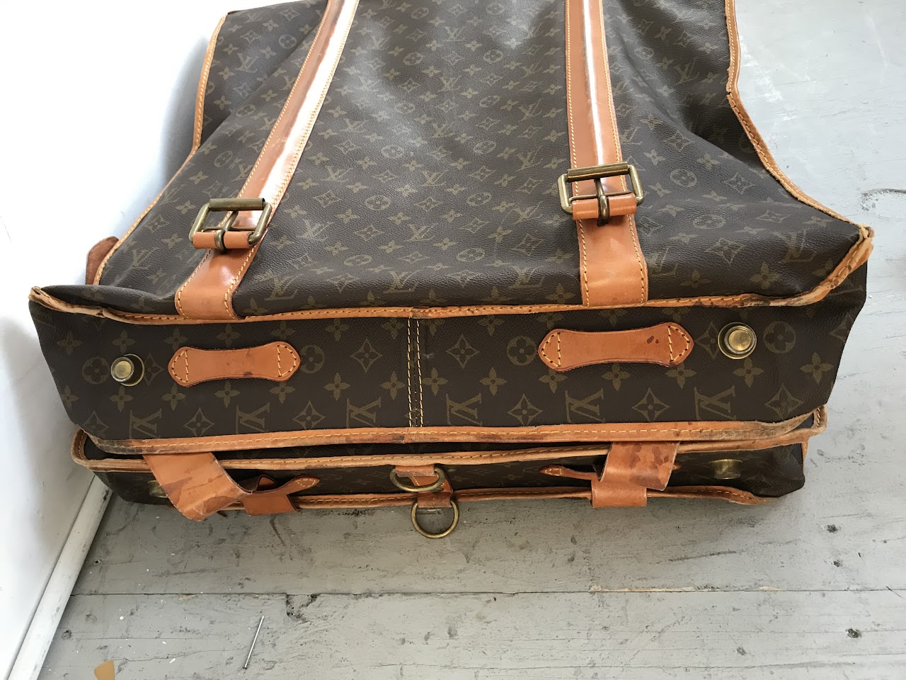 louis vuitton garment bag black