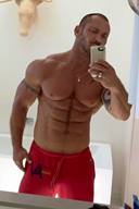 Men’s Perfect Body to Bookmark - Scott Cullens