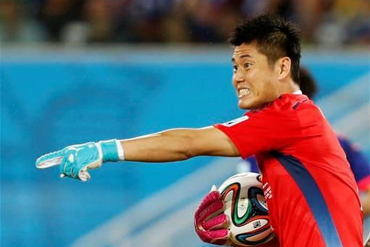 Guy Luzon: " Eiji Kawashima est le meilleur gardien en Belgique "