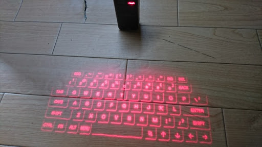 DSC 2414 thumb%25255B2%25255D - 【ガジェット】ワイヤレスレーザーキーボード「Bluetooth Laser Projection Virtual Keyboard with LCD」レビュー！レーザーでどこでもキーボード＆マウスを再現【Windows/Mac/Android/iPhone対応】