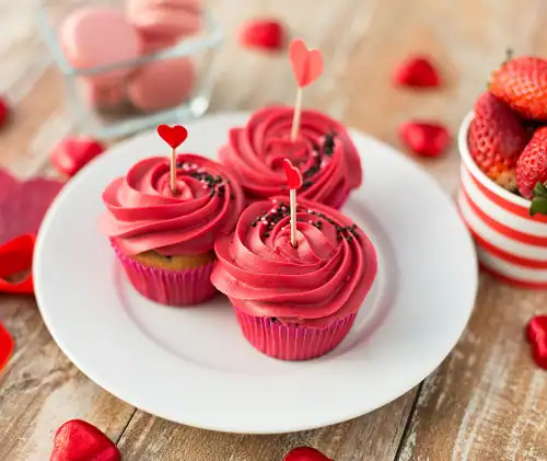 Valentine Strayberry Cup Cakes (3)