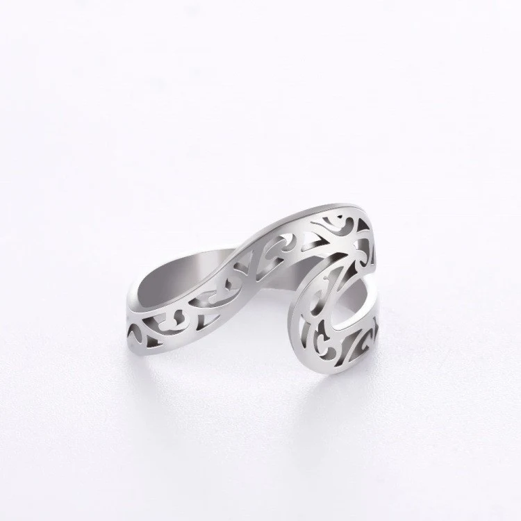 Geometric Hollow Pattern Wave Head Ring – Enhance your hairstyle and express your personality with this stylish and eleg
