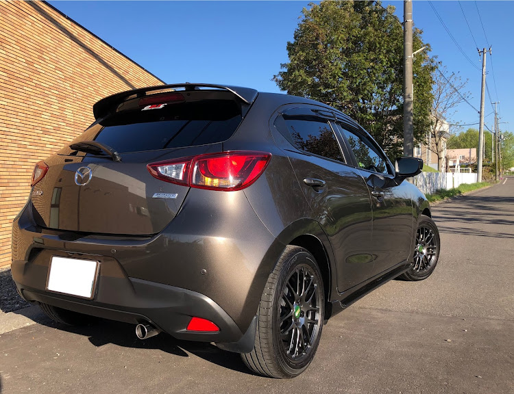 デミオの#mazda demio・チタニウムフラッシュマイカ・#洗車・DEMIOのある暮らし・自動車税払いましたに関するカスタム事例の投稿画像1枚目