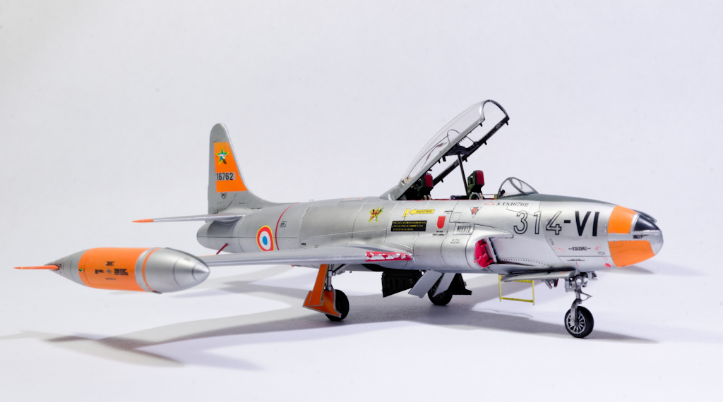 T-33 Platz 1/72e Ecole de chasse de Tours T-33-5