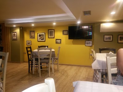 Photos of Restorant ' Pirro'. Pula t&euml; pjekura